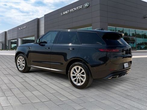 Used 2025 Land Rover Range Rover Sport SE AWD/4WD image 3