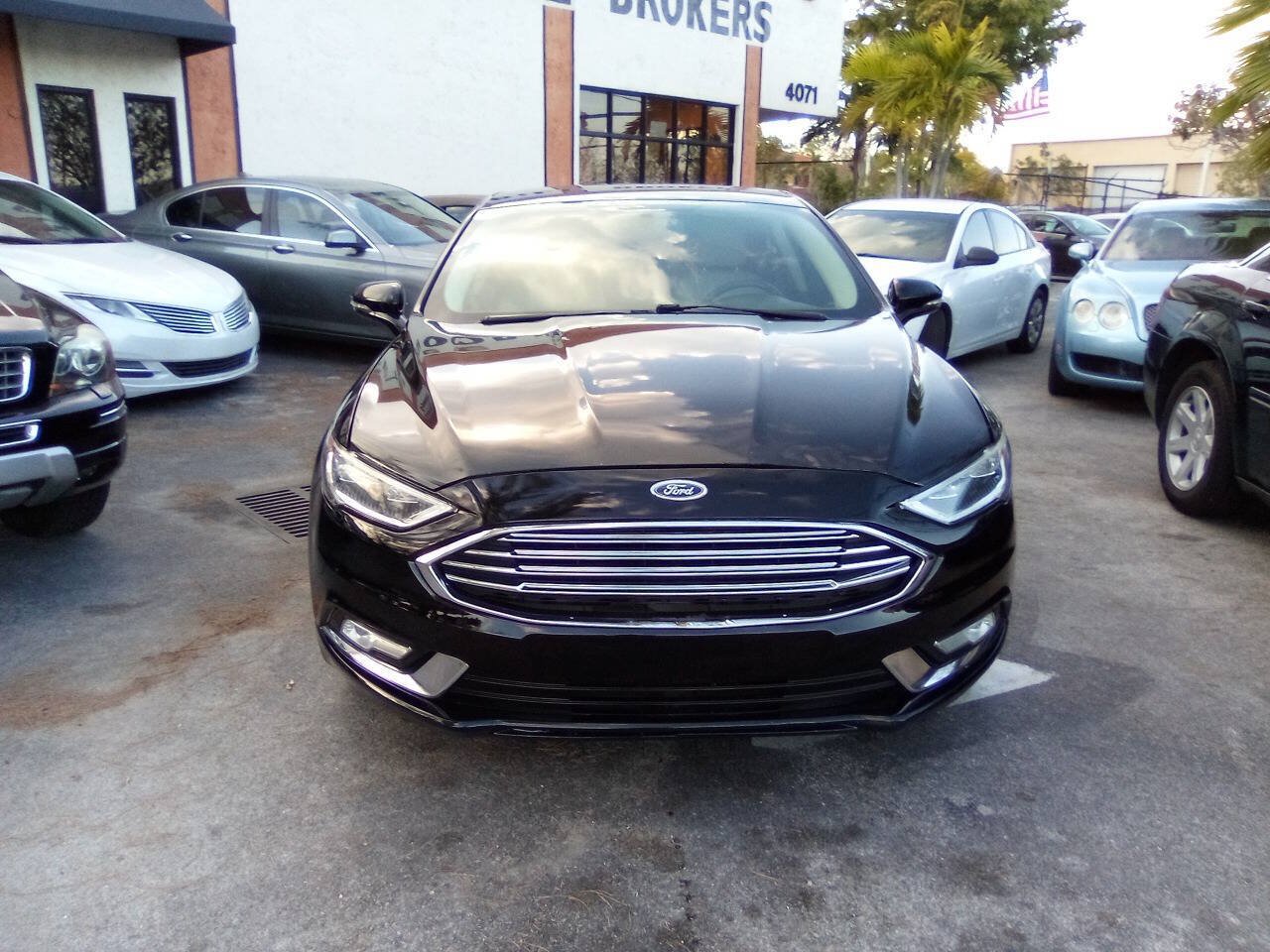 Used 2017 Ford Fusion Titanium FWD image 2