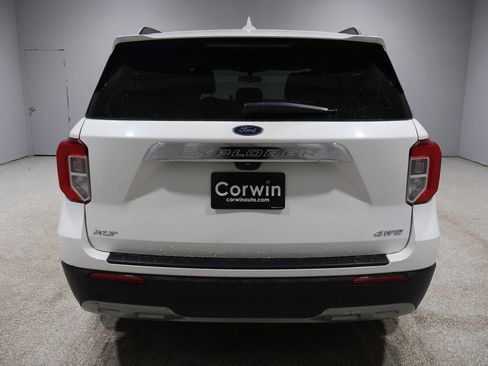 Used 2024 Ford Explorer XLT w/ Equipment Group 202A image 18
