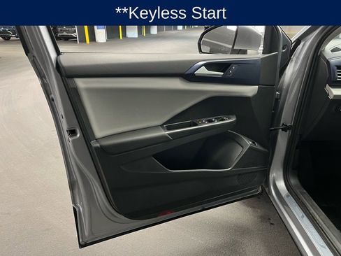 Used 2022 Volkswagen Taos SE image 17