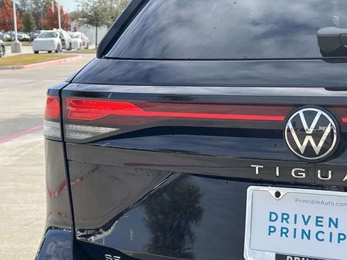 New 2026 Volkswagen Tiguan SE FWD image 6