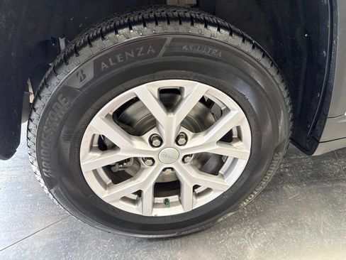 Used 2021 Jeep Grand Cherokee L Limited AWD/4WD image 8
