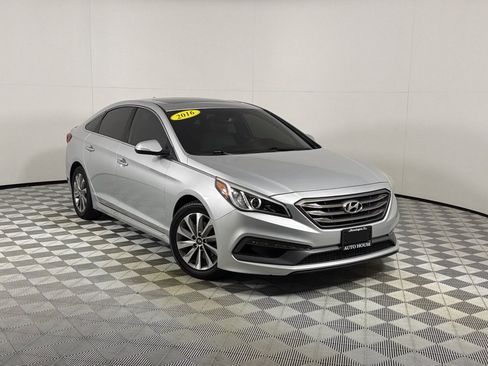 Used 2016 Hyundai Sonata Sport w/ Option Group 1V FWD image 2