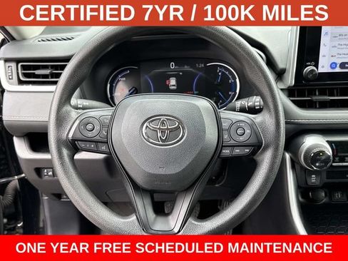 Used 2025 Toyota RAV4 XLE AWD/4WD image 18