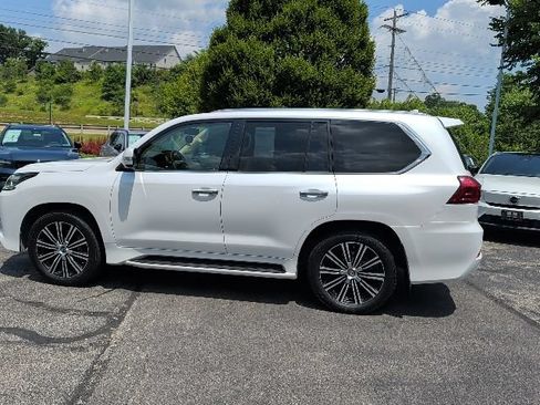 Used 2021 Lexus LX 570 4WD w/ Luxury Package image 12