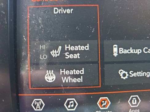 Used 2021 Jeep Cherokee Latitude Plus image 12