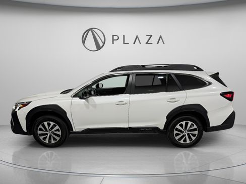 Used 2024 Subaru Outback Premium image 2