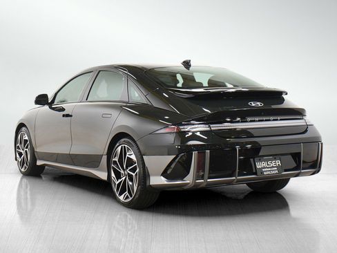 Certified 2023 Hyundai Ioniq 6 Limited AWD/4WD image 3