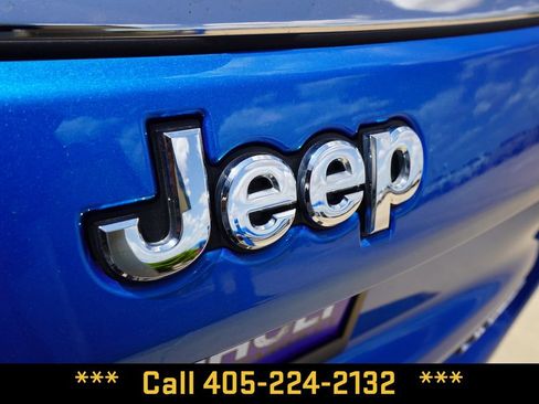 Used 2025 Jeep Compass Limited AWD/4WD image 5