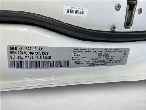 Used 2025 Jeep Compass Trailhawk image 17