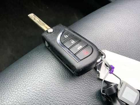 Used 2024 Toyota Camry SE FWD image 14
