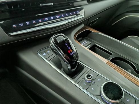 Certified 2024 Cadillac Escalade ESV Premium Luxury w/ LPO, Floor Liner Package AWD/4WD image 21
