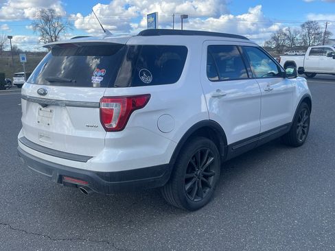 Used 2019 Ford Explorer XLT w/ Equipment Group 202A image 3