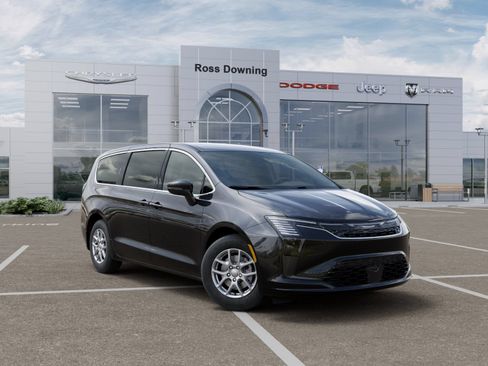 New 2027 Chrysler Pacifica Select FWD image 5