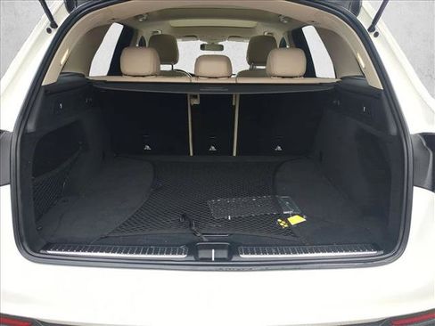 Used 2020 Mercedes-Benz GLC 300 4MATIC image 6