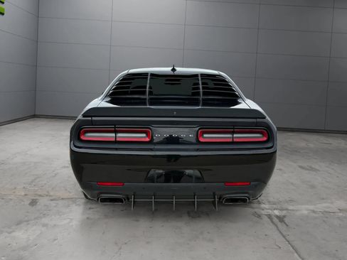 Used 2016 Dodge Challenger R/T Scat Pack w/ Leather Interior Group RWD image 11