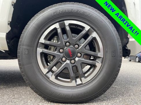 Used 2024 Toyota Tacoma TRD Sport image 3