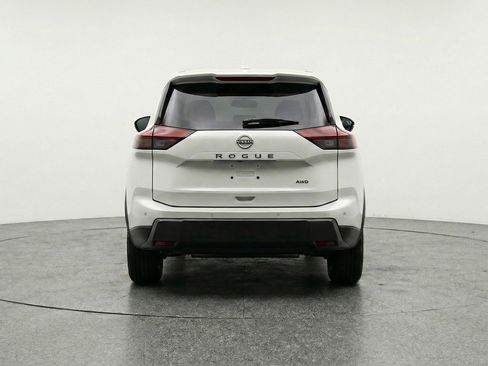 Used 2025 Nissan Rogue SV image 7