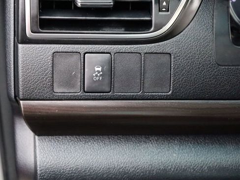 Used 2017 Toyota Camry LE image 31