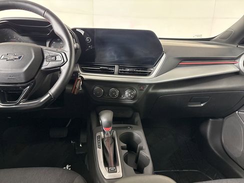 Used 2024 Chevrolet Trax RS w/ Sunroof Package image 22