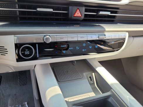 Used 2024 Hyundai Ioniq 6 SEL RWD image 19