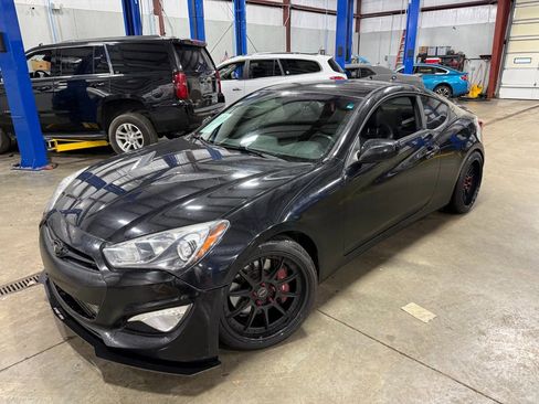 Used 2014 Hyundai Genesis 2.0T image 2