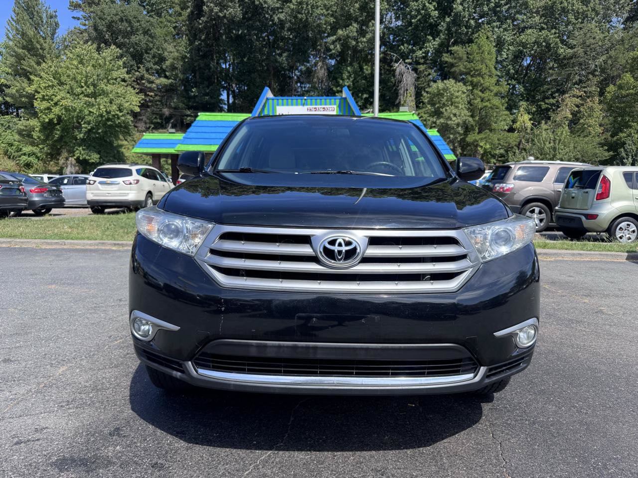 Used 2013 Toyota Highlander Plus FWD image 2