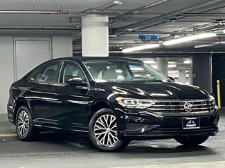 Used 2021 Volkswagen Jetta SE w/ SE Cold Weather Package video 2