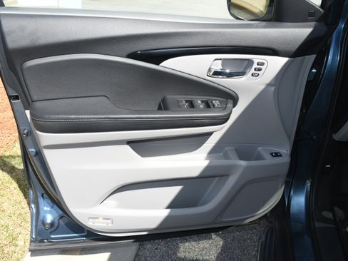 Used 2019 Honda Pilot Elite image 10