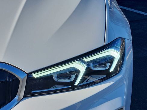 Used 2025 BMW 330i xDrive 330i xDrive w/ Premium Package image 9