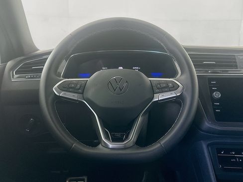 Used 2023 Volkswagen Tiguan SE R-Line FWD image 17