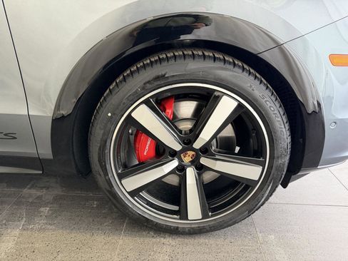 New 2026 Porsche Cayenne GTS image 13