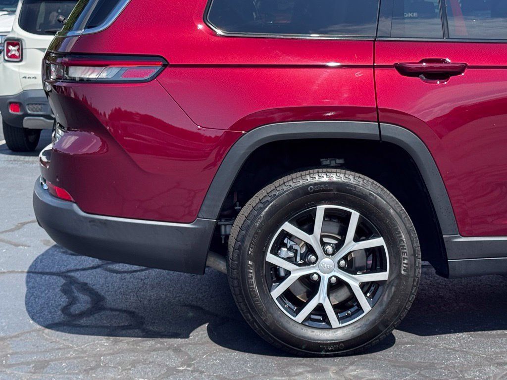 Used 2024 Jeep Grand Cherokee L Limited RWD image 45