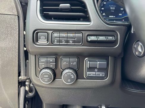 Used 2024 Chevrolet Tahoe High Country AWD/4WD image 26