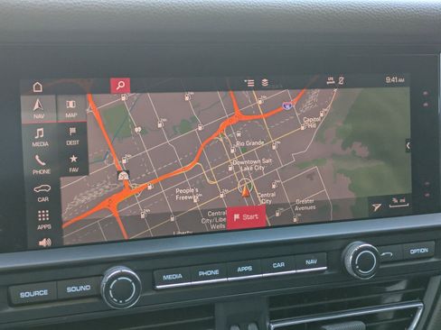 Used 2019 Porsche Macan S image 24