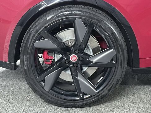 Used 2023 Jaguar F-PACE SVR image 9