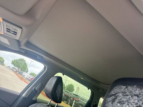 Used 2023 Nissan Rogue SL w/ SL Premium Package image 12