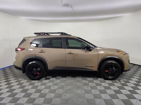 Used 2025 Nissan Rogue SV AWD/4WD image 6