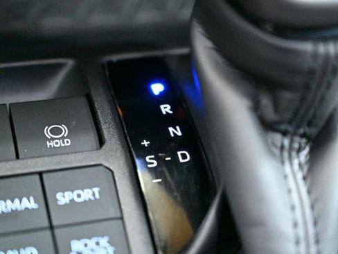 Used 2025 Toyota RAV4 XLE Premium image 27