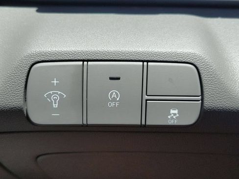 Certified 2026 Hyundai Elantra SE FWD image 16