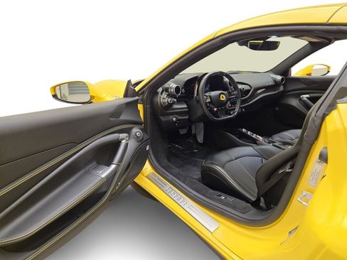 Used 2021 Ferrari F8 Tributo image 19