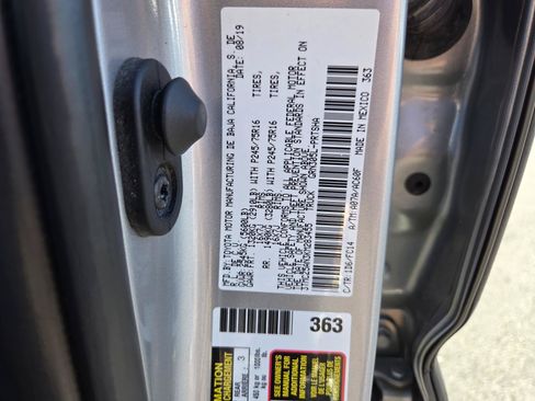 Used 2019 Toyota Tacoma SR5 AWD/4WD image 29