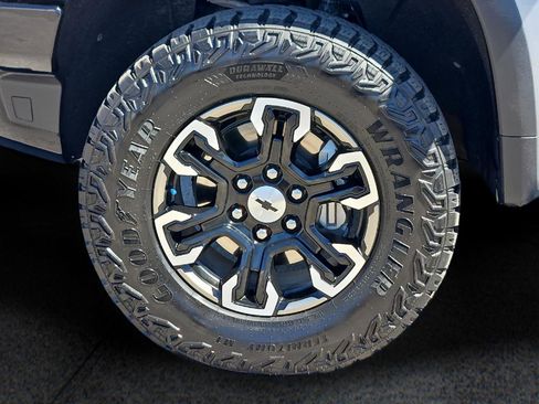 Used 2024 Chevrolet Silverado 1500 ZR2 w/ Technology Package AWD/4WD image 8