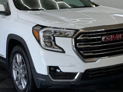 Used 2023 GMC Terrain SLT AWD/4WD image 3