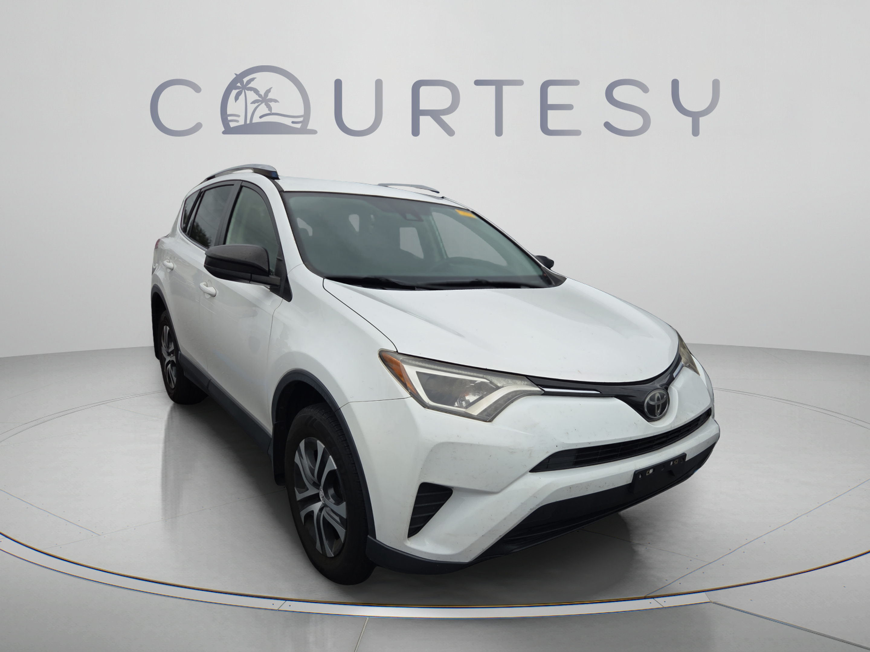 Used 2018 Toyota RAV4 LE w/ All Weather Liner Package AWD/4WD image 4