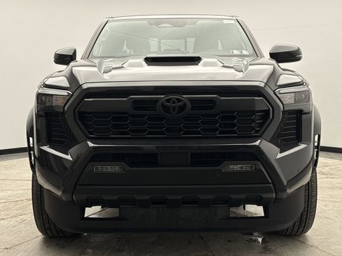 Used 2024 Toyota Tacoma TRD Sport w/ TRD Sport Upgrade Package image 8