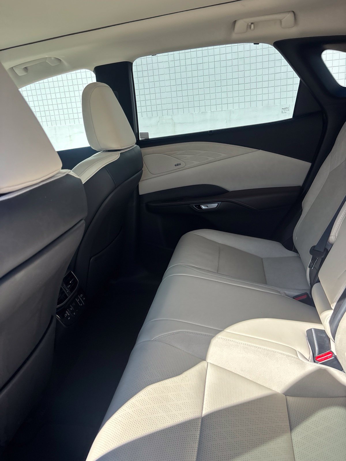Used 2023 Lexus RX 350 FWD w/ Cold Area Package image 7