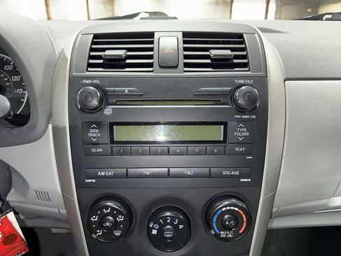 Used 2010 Toyota Corolla LE FWD image 19