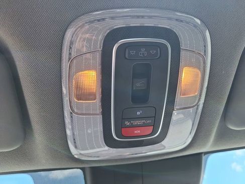 Used 2025 Hyundai Elantra SEL FWD image 26