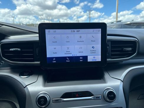 Used 2022 Ford Explorer XLT w/ Equipment Group 202A AWD/4WD image 56